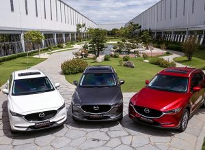 mua-xe-mazda-cu-can-luu-y-gi_12-1-300x220