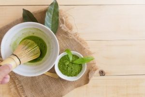 8 cách chăm sóc da toàn diện bằng lá trà xanh ngay tại nhà