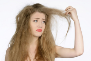 Tiết kiệm hàng triệu đồng khi phục hồi tóc hư tổn nặng bằng phương pháp tự nhiên