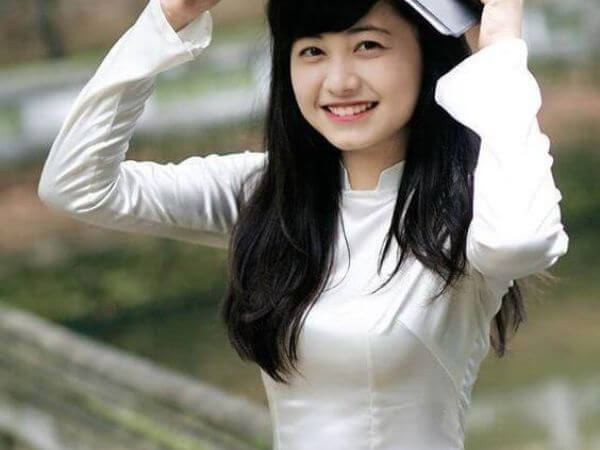 Áo dài học sinh may sẵn tại Áo dài Khánh Ngọc ao-dai-hoc-sinh-may-san-7