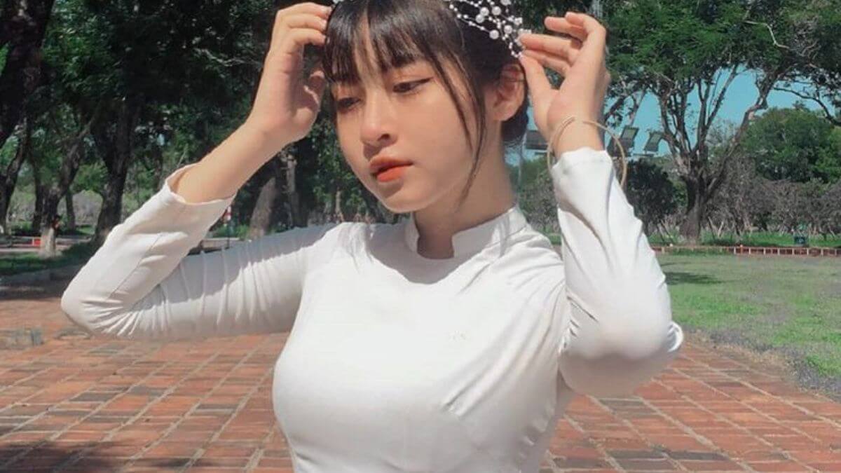 cach-mac-ao-dai-hoc-sinh-dep-cho-nguoi-lun