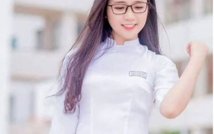 Kiểu áo dài học sinh cổ trụ tinh tế cho người mập kieu-ao-dai-hoc-sinh-co-tru-tinh-te-cho-nguoi-map
