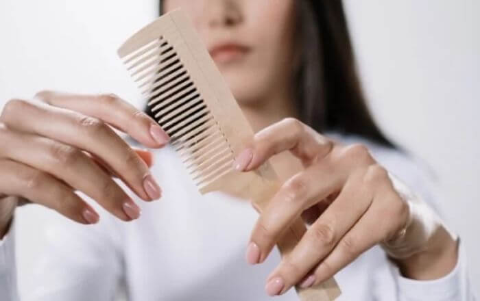 Hãy sử dụng lược chuyên dụng để bảo vệ mái tóc của bạn an toàn nhất hay-su-dung-luoc-chuyen-dung-de-bao-ve-mai-toc-cua-ban-an-toan-nhat